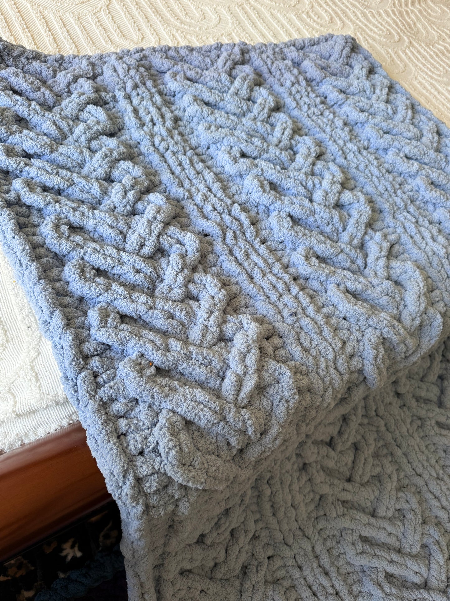 Chunky Knit Heart Cable Throw Blanket