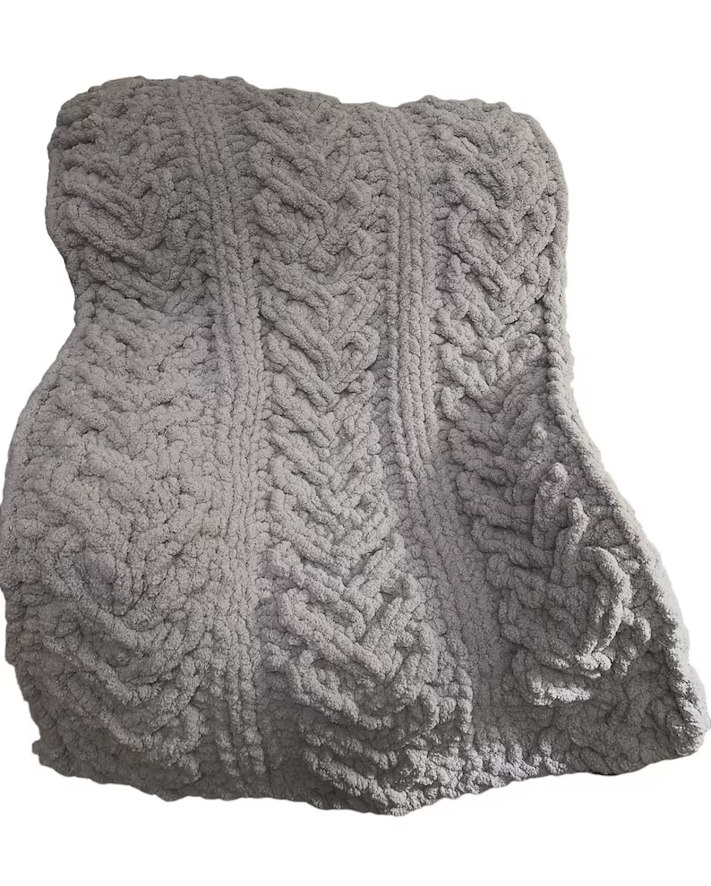 Chunky Knit Heart Cable Throw Blanket