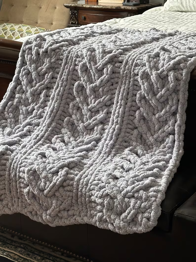 Chunky Knit Heart Cable Throw Blanket